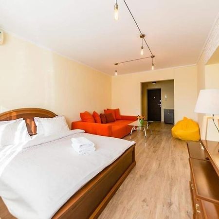 1 Room 65M2 Center Of Obolon Near River Side. キエフ エクステリア 写真