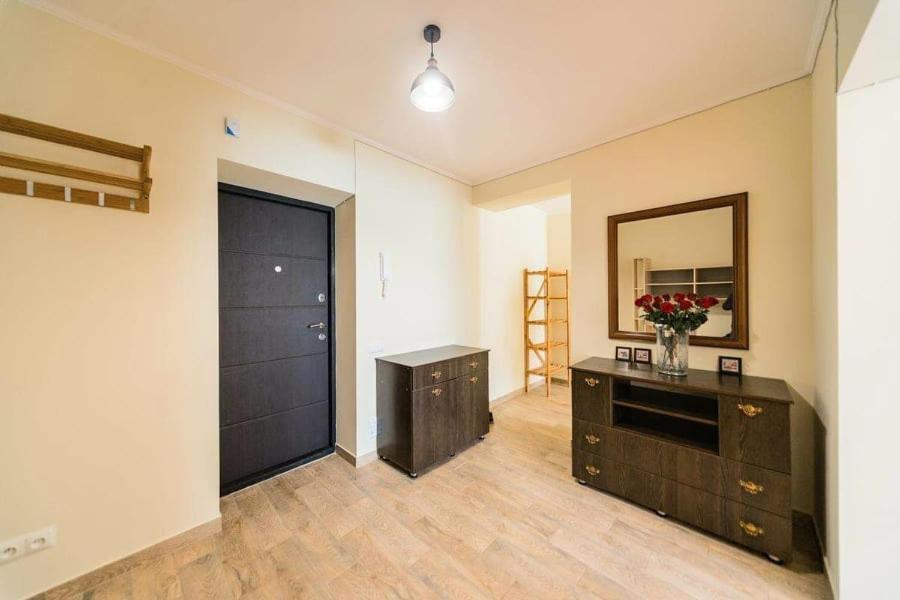 1 Room 65M2 Center Of Obolon Near River Side. キエフ エクステリア 写真